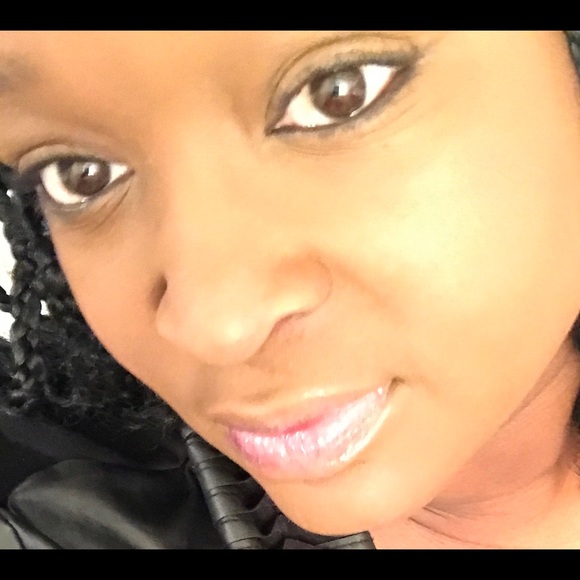 Meet your Posher, Tameeka - Picture 1 of 1